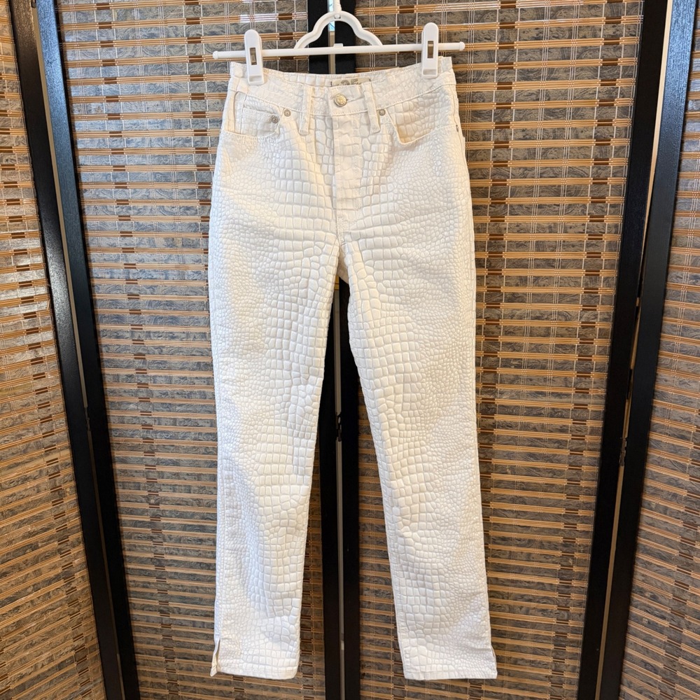 We The Free Pants Women 25 White Croc Embossed Straight Leg High Rise Denim